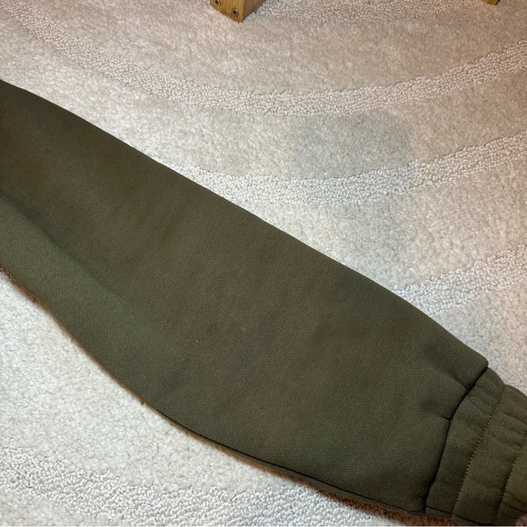 Alphalete Women’s Classic Capital Full Zip Crop Jacket Olive Green Size XS - Picture 4 of 7